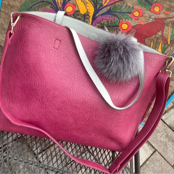 Free People large vegan faux leather reversible raspberry white tote shoulderbag - Picture 2 of 16
